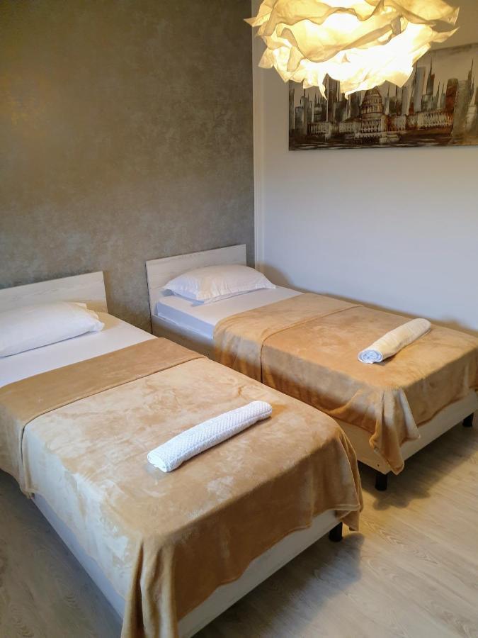 Hotel Queen 부쿠레슈티 외부 사진